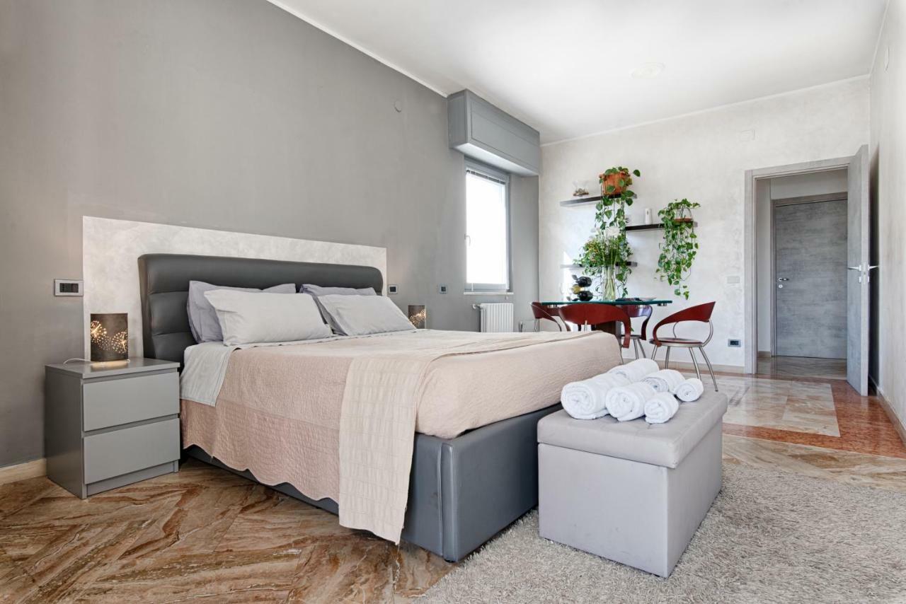 Penthouse Station Luxury Suites & Apartment Brindisi Eksteriør billede